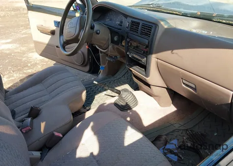 1996 Toyota Tacoma Xtracab из США, поврежденный, VIN 4TAVL52N5TZ137210